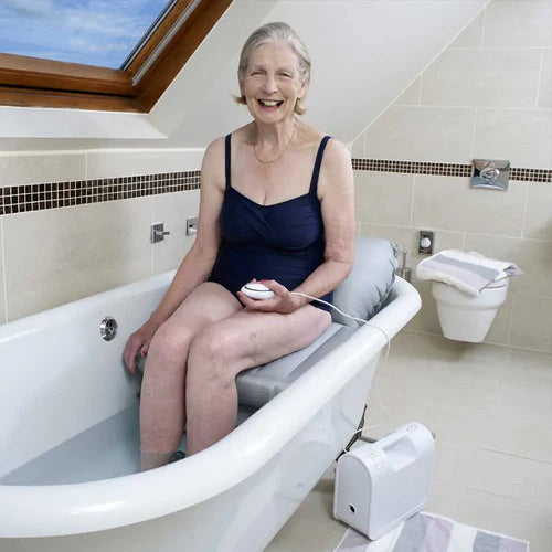 Winncare Mangar Inflatable Bathing Cushion With Airflo 12 in use