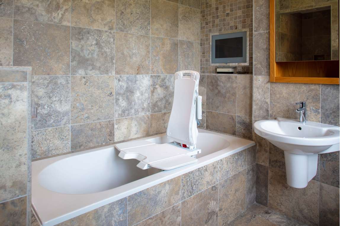 Drive Devilbiss Bellavita NOVA Bathlift Tub