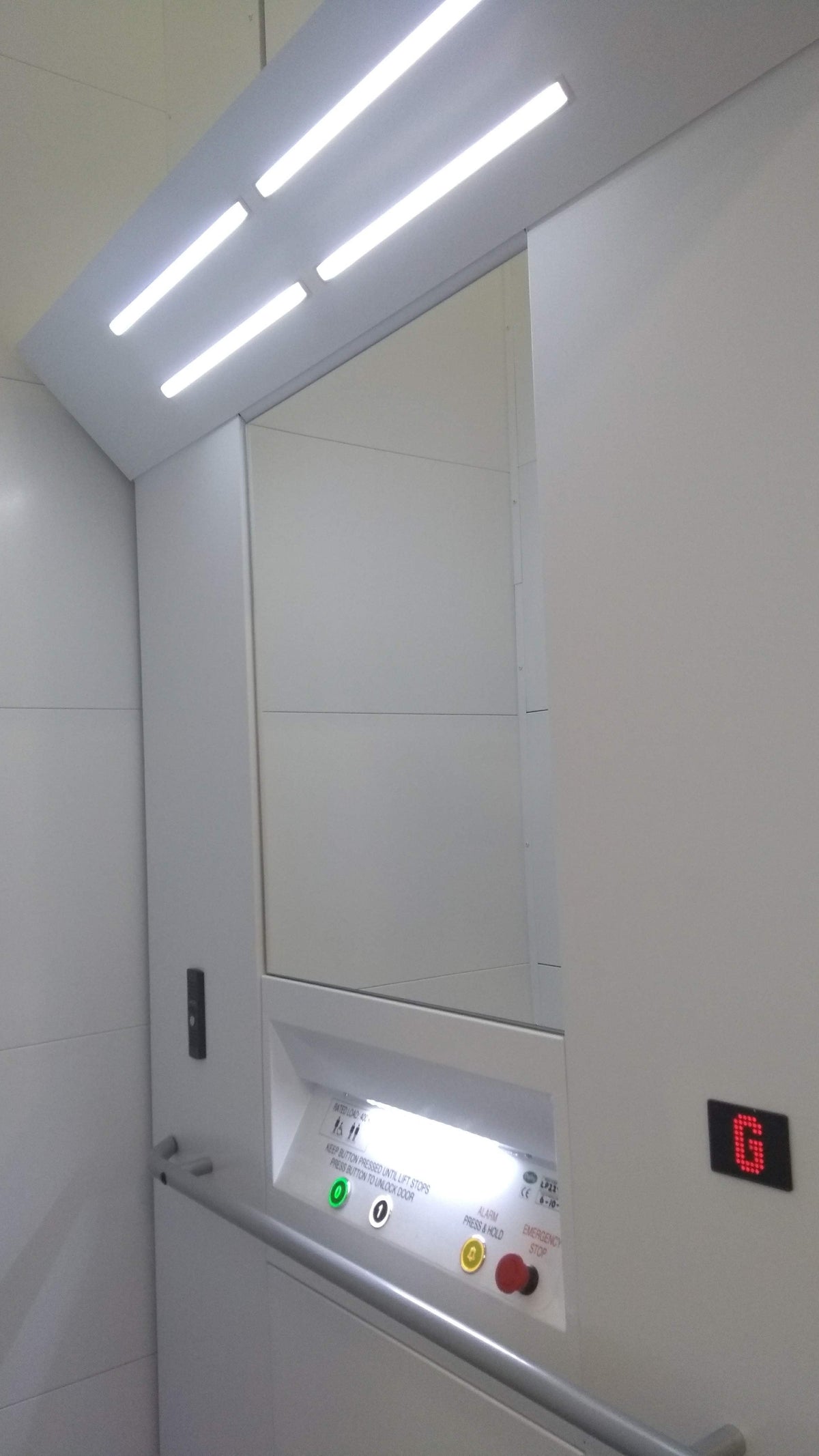 Full height vertical platform lift hi line with LED lights
