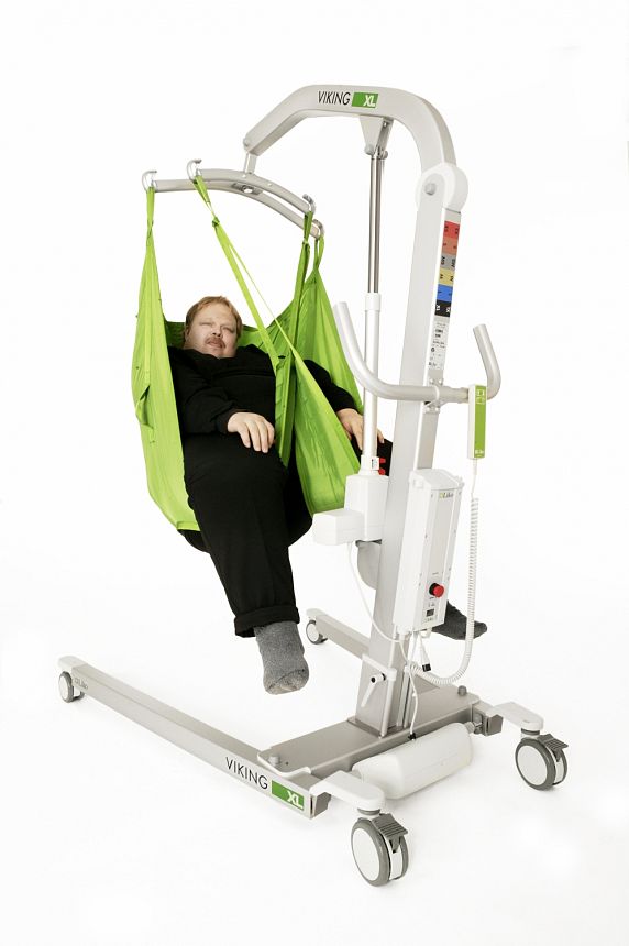 Hillrom Viking XL Mobile Lift in use (photo 1)
