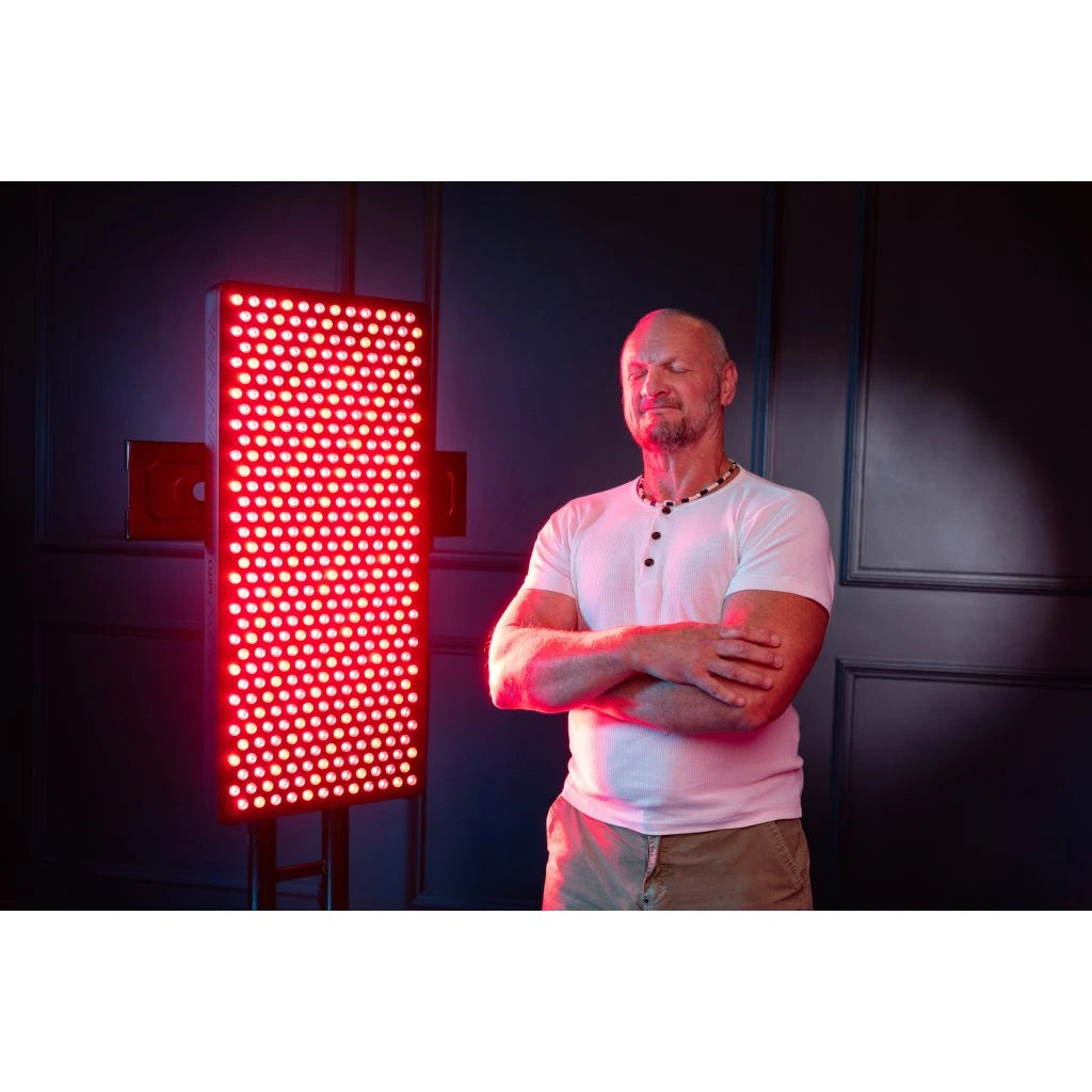 Mito Light Mitohacker 4.0 Red Light Therapy in use by male user 2