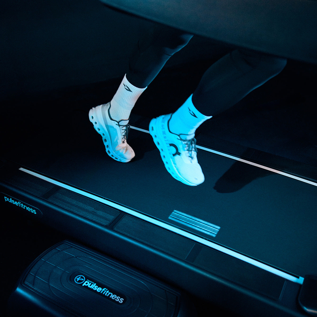 Pulse Fitness Run Low Impact Elevation Treadmill Running 