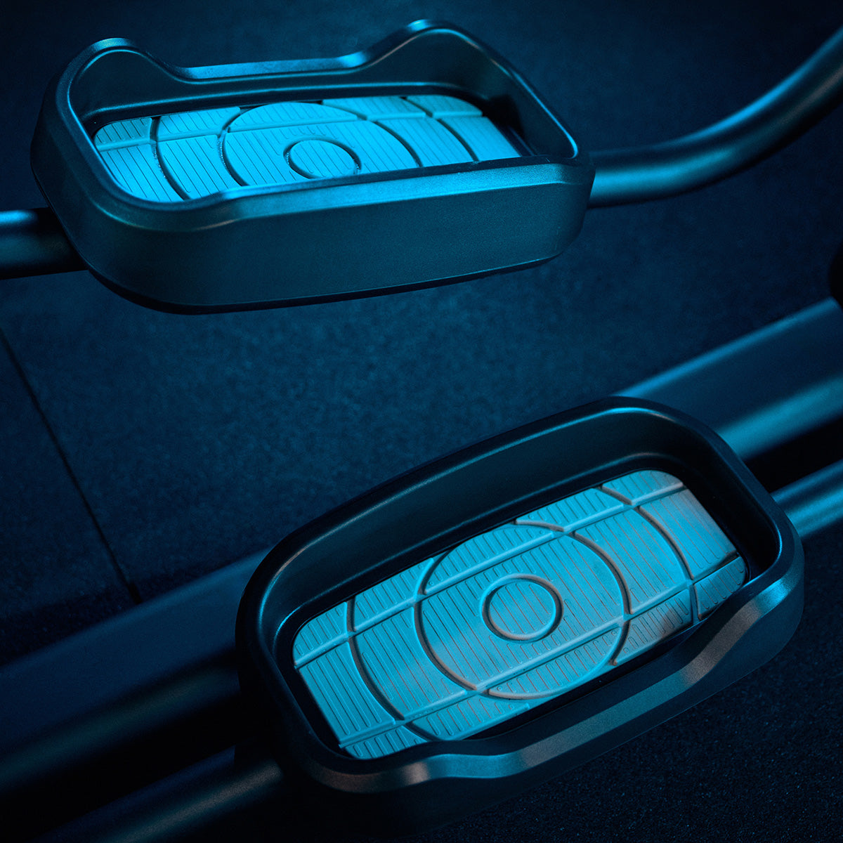 Pulse Fitness X-Train Elliptical Cross Trainer foot pedals