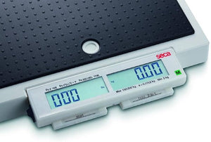 Seca 878 Mobile Flat Scales For Mobile Use close up double digital display